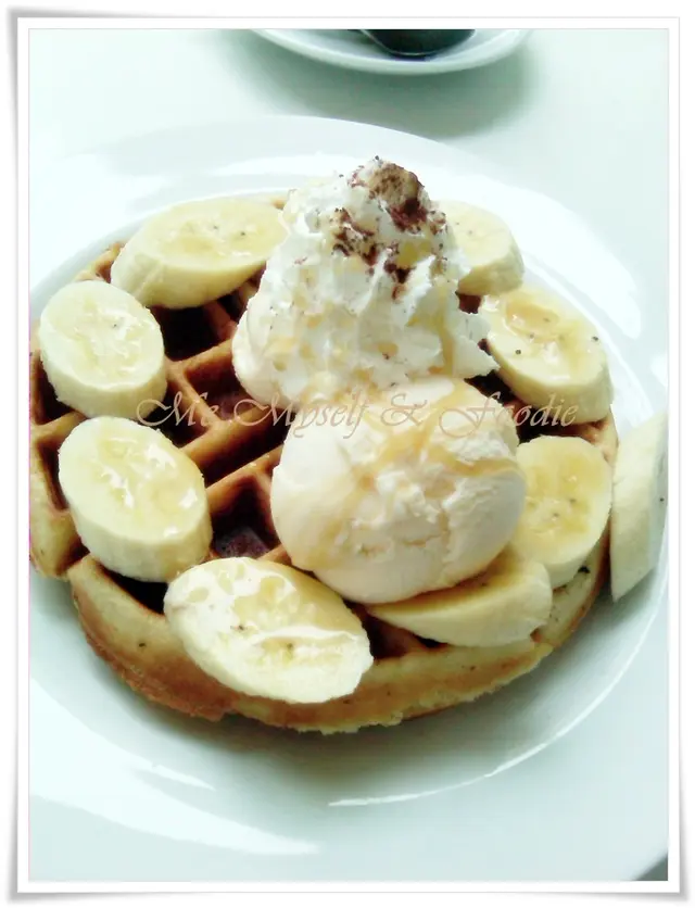 Banana waffle w. icecream