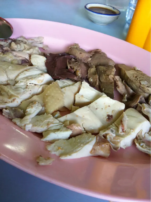 ไก่ต้มและเครื่องใน