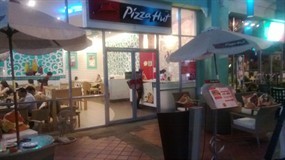 Pizza Hut (พิซซ่าฮัท)