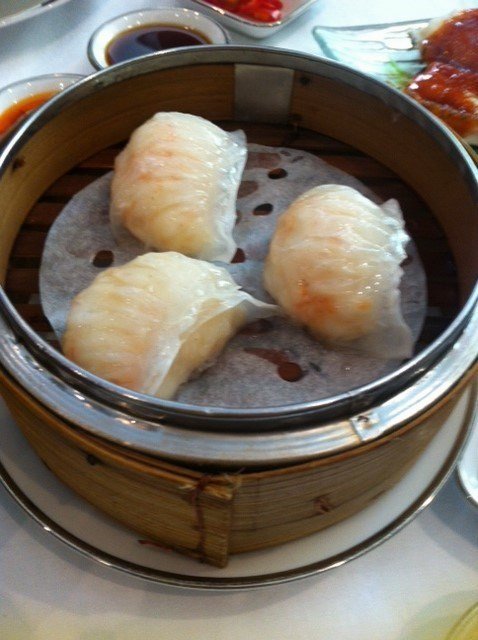 ฮะเก๋ากุ้งราคา 95 บาท อูมามิมาก กัดเข้าเนื้อกุ้งกรอบมาก อร่อยค่ะ ไม่ต้องจิ้มน้ำจิ้มเลย