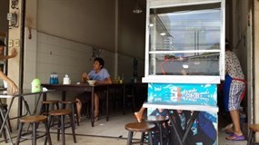 ก๋วยเตี๋ยวเนื้อรางน้ำ