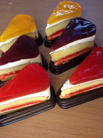 เค้กชิ้นหน้าฟิลลิ่งผลไม้