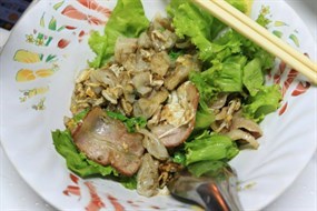 ก๋วยเตี๋ยวคั่วไก่เจ๊ฮ้ง