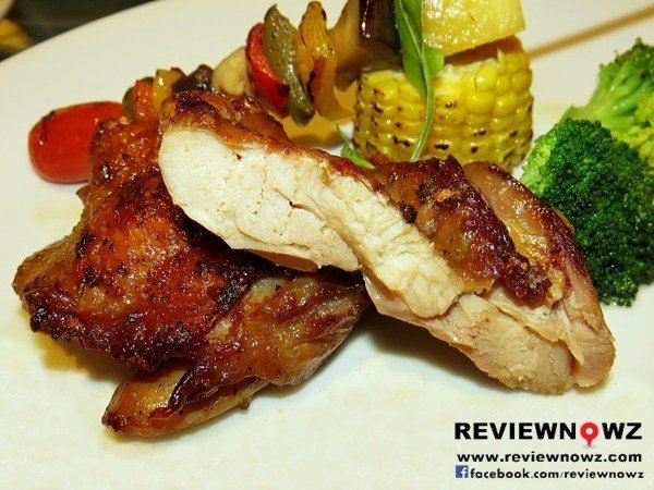 ชิ้นมาตรฐานหนังกรอบเนื้อฉ่ำหอมมีรสชาติชัดเจนไม่ต้องจิ้มน้ำจิ้มเลย แนะนำ