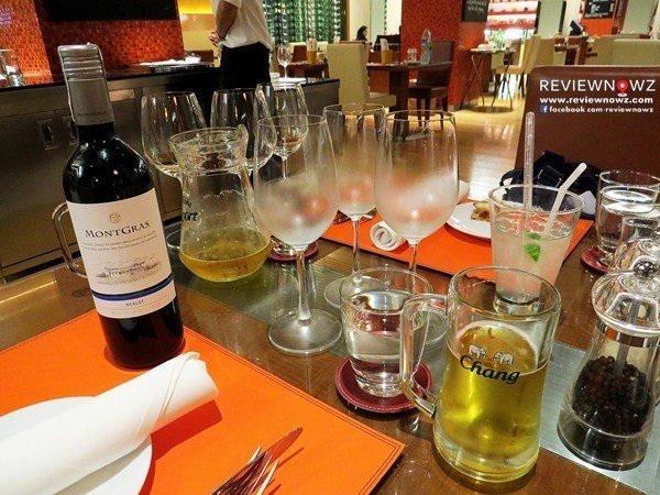 ดื่มกระจายส่งท้ายปี 2014