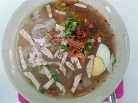 ก๋วยจั๊บญวนกะยำตามใจ