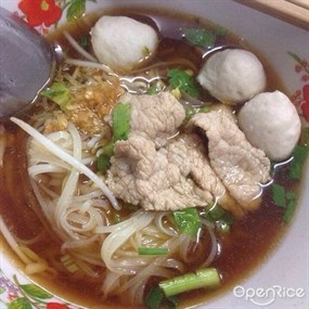 ก๋วยเตี๋ยวหมูน้ำแดง