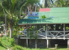 Luna Hut Restaurant
