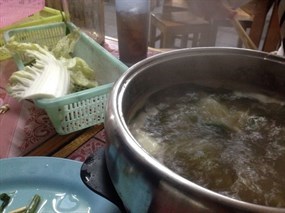 ซุ้ม 2 หมูจุ่ม
