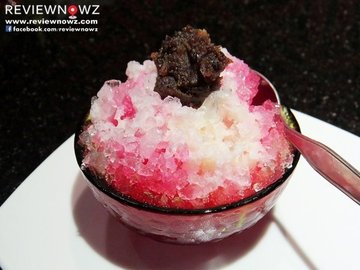 น้ำแข็งใสถั่วแดง น้ำแข็งละเอียดได้อยู่ ถั่วแดงเนียนเข้มข้น ไม่หวานมาก แนะนำ