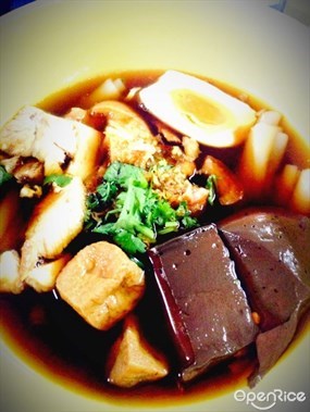 ก๋วยจั๊บ ลุงหล่อ