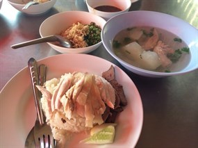 ข้าวมันไก่วงเวียน