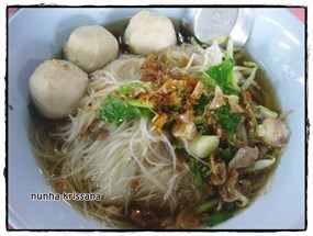 ก๋วยเตี๋ยวลูกชิ้นน้ำใสรสเด็ด