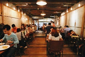 Homeless Bar & Grill