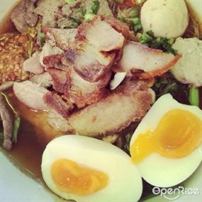 ก๋วยเตี๋ยวผัด ข้าว สปาเก็ตตี้