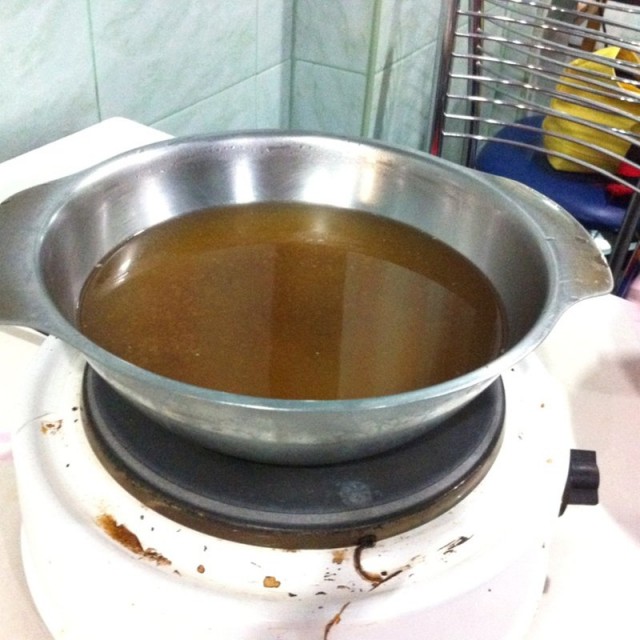 หม้อต้มค่ะ น้ำซุปปรุงรสมาอร่อยเลยค่ะ เผ็ดพริกใช้ได้เลย