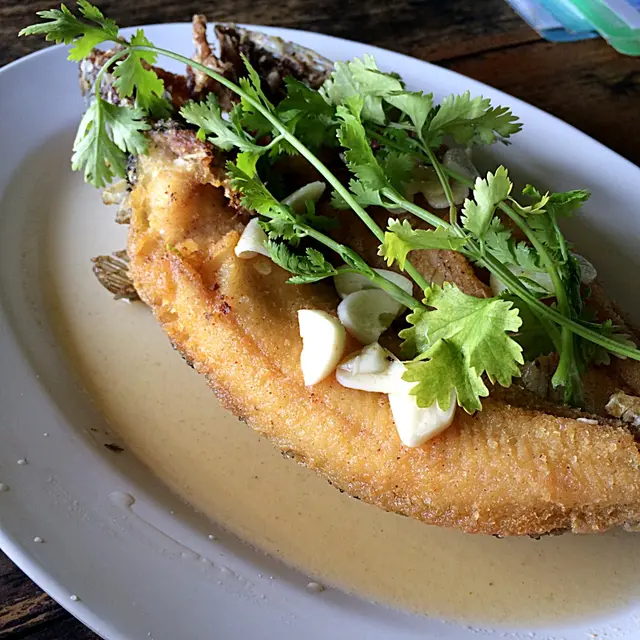 ปลาช่อนทอดน้ำปลาค่ะ