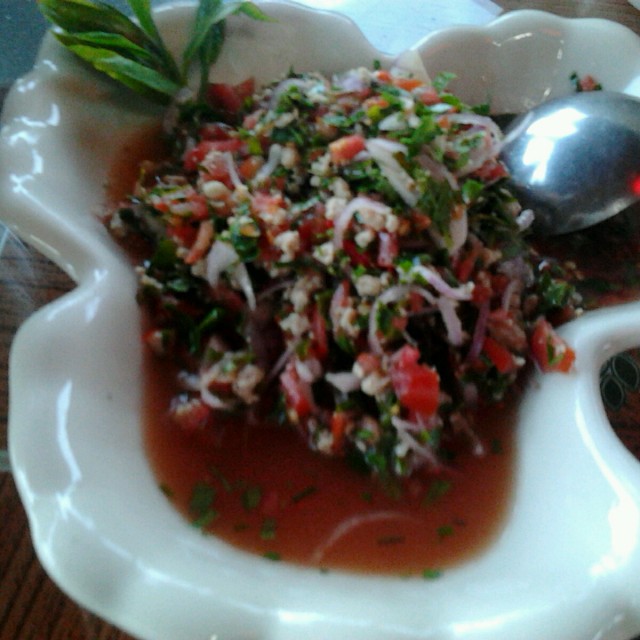 ยำยอดใบชา