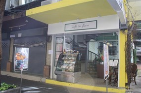 Cafe Des Fleurs