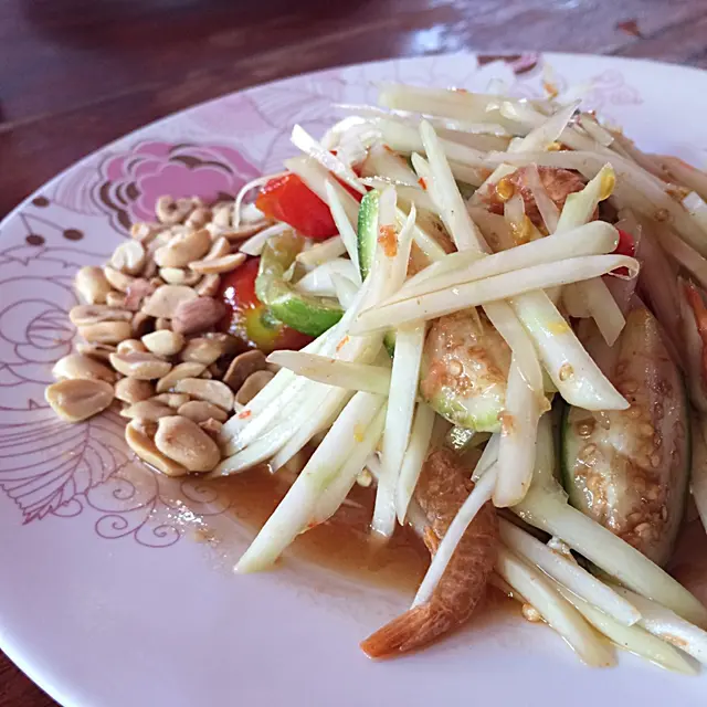 ส้มตำไทยค่ะ ขอแบบไม่เผ็ดมาก รสชาติกลมกล่อมดี