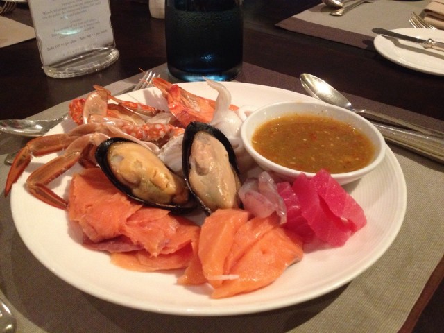 จานแรกเป็นรวมซีฟู้ดค่ะ ง่่ำๆ อร่อย สด เติมแล้ว เติมอีก 5555