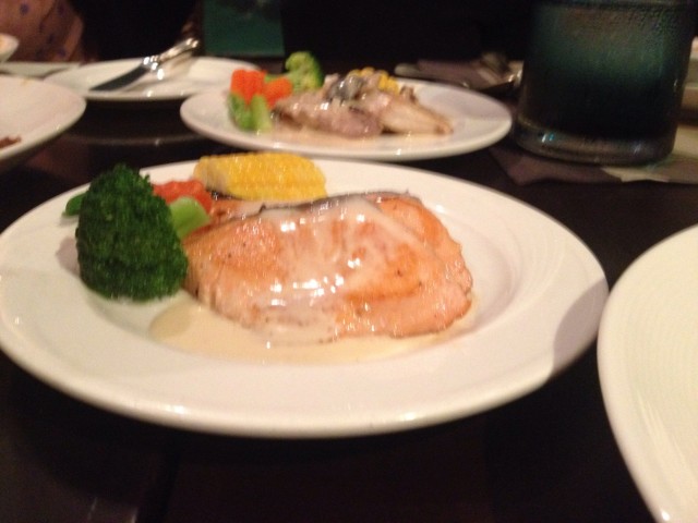 แซลมอนราดไวท์ซอส