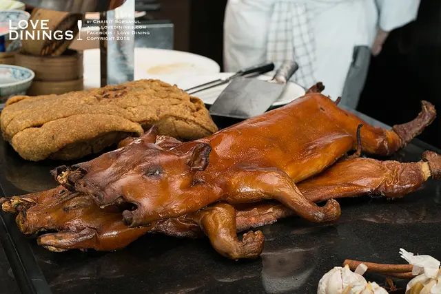 หมูหันและหมูกรอบ