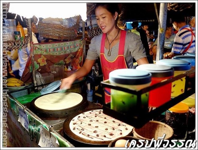 เครปพี่วรรณ ถนนคนเดินวัวลาย เชียงใหม่