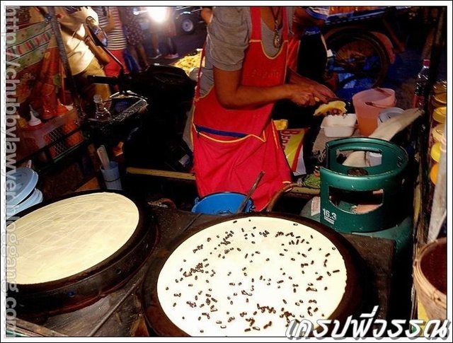 โรยทอปปิ้งให้มีช่องว่างเท่าๆกัน