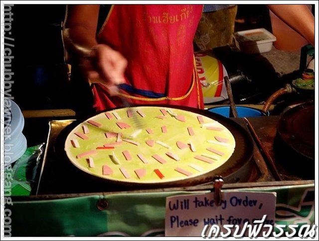 โรยทอปปิ้งให้มีช่องว่างเท่าๆกัน