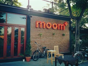 Moom+ Cafe & Car Care