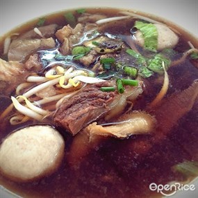 ก๋วยเตี๋ยววัดดงมูลเหล็ก