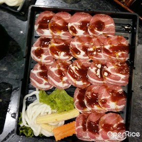 Bar-B-Q Plaza (บาร์บีคิว พลาซ่า)