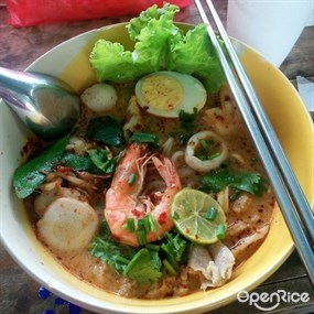 ก๋วยเตี๋ยวต้มยำกุ้งมะนาวไข่หวาน