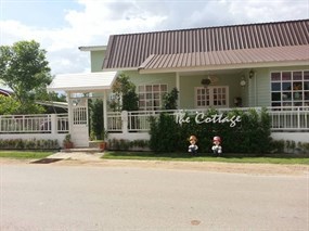 The Cottage Craft & Cafe