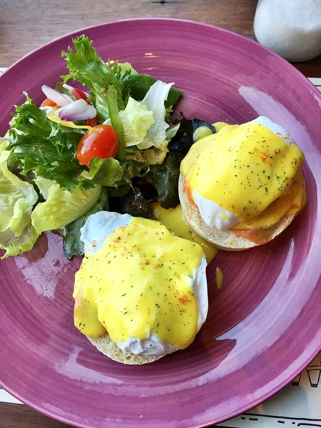 Egg Benedict with Smoked Salmon