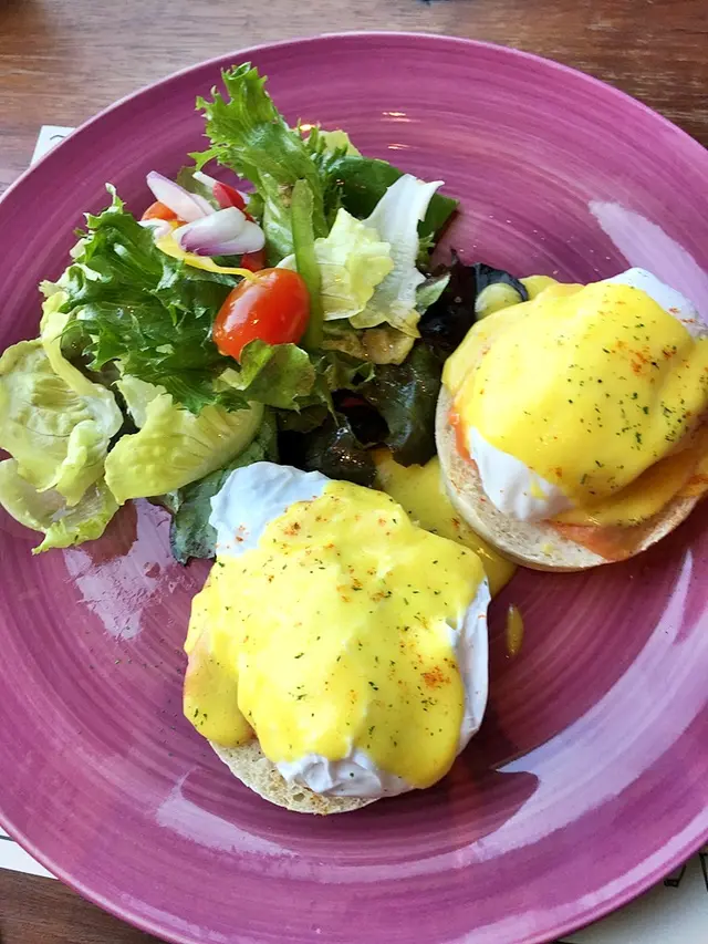 Egg Benedict with Smoked Salmon