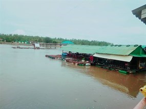 อาหารเรือนแพบางพัฒน์