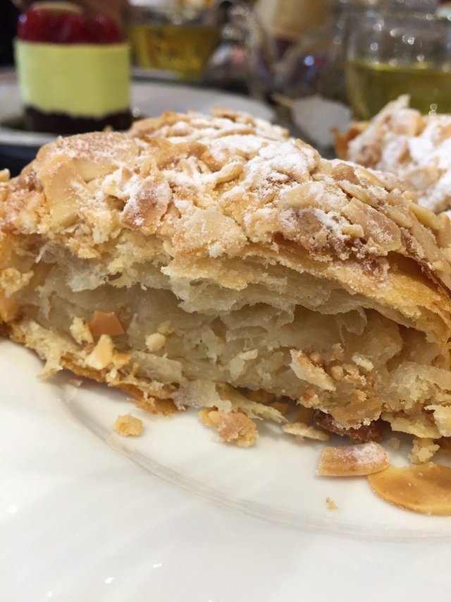 เนื้ออัดแน่นไม่ค่อยฟูนุ่ม