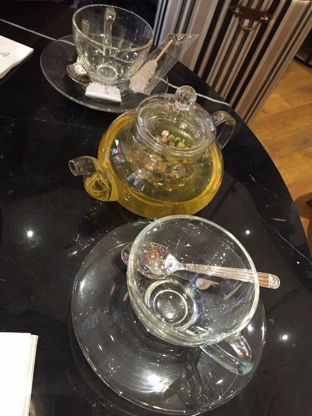 มาเป็นถ้วยกาใส