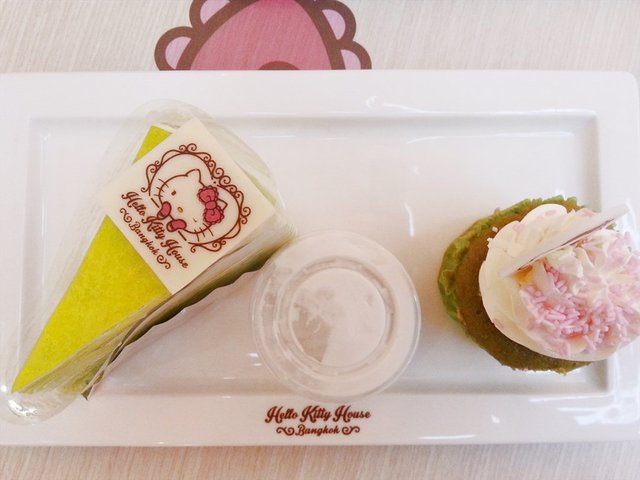 เครปเค้กแป้งบางนุ่ม อร่อยพอสมควรค่ะ