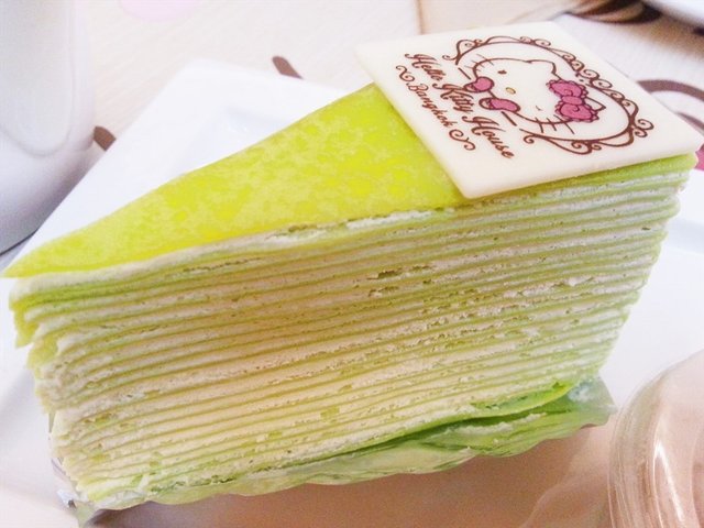 Coconut pandan crepe cake