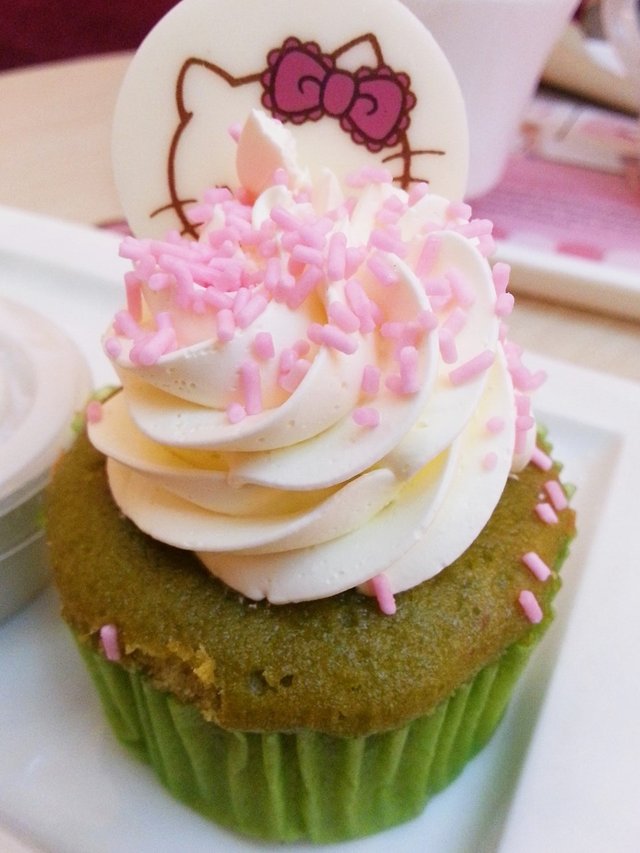 Matcha lava cupcake