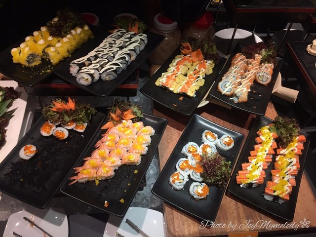 สีสันละลานตา