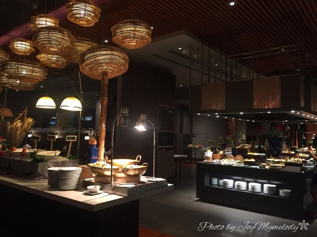 โซนตักอาหาร