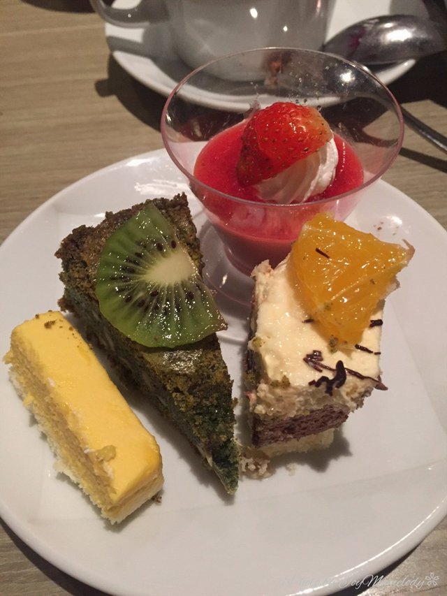 มูสมะม่วง บราวนี่ชาเขียว ช็อคโกแลตมูส สตอเบอรี่พุดดิ้ง