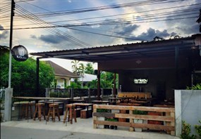 Maew Mong Cafe