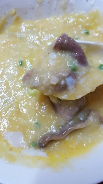 โจ๊กหมูใส่ไข่