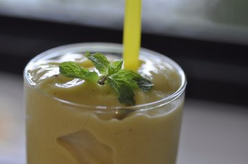 น้ำมะม่วงผสมกล้วยปั่น