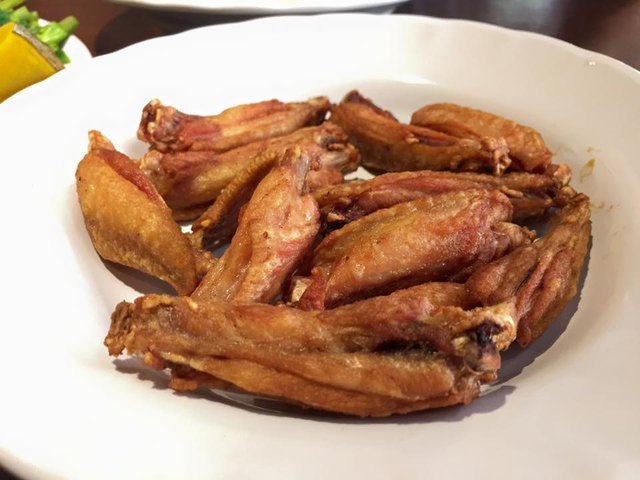 ปีกไก่ทอดน้ำปลา